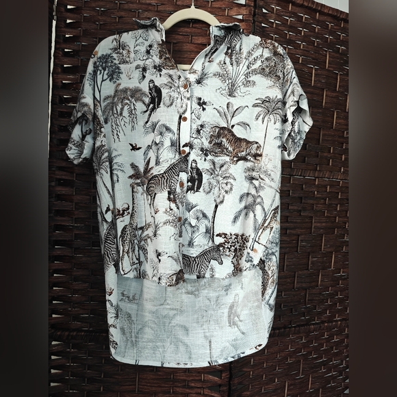 Women's Safari Print Button Down Shirt - Picture 8 of 8